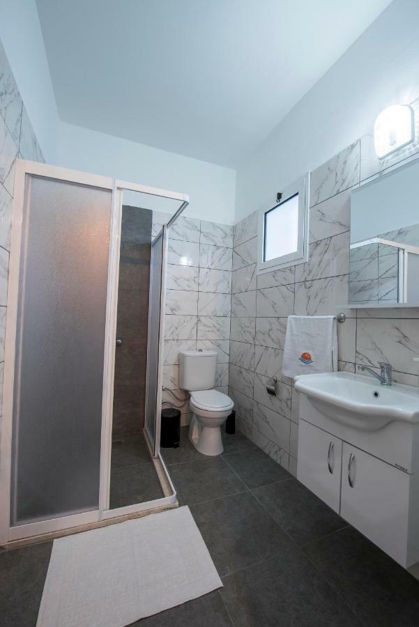 Deniz Airport Suites Никосия Экстерьер фото